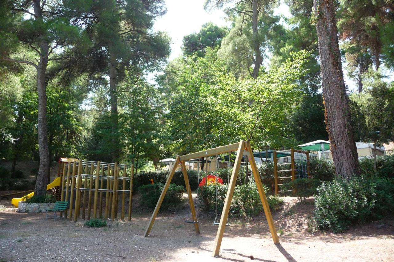 Happy Camp mobile homes in Camping Villaggio Internazionale San Menaio Esterno foto